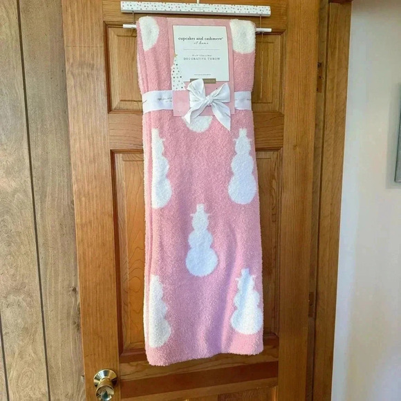 CUPCAKES AND CASHMERE VIRAL Pink Pastel Snowman Blanket Throw 50x70 Christmas - Picture 6 of 8